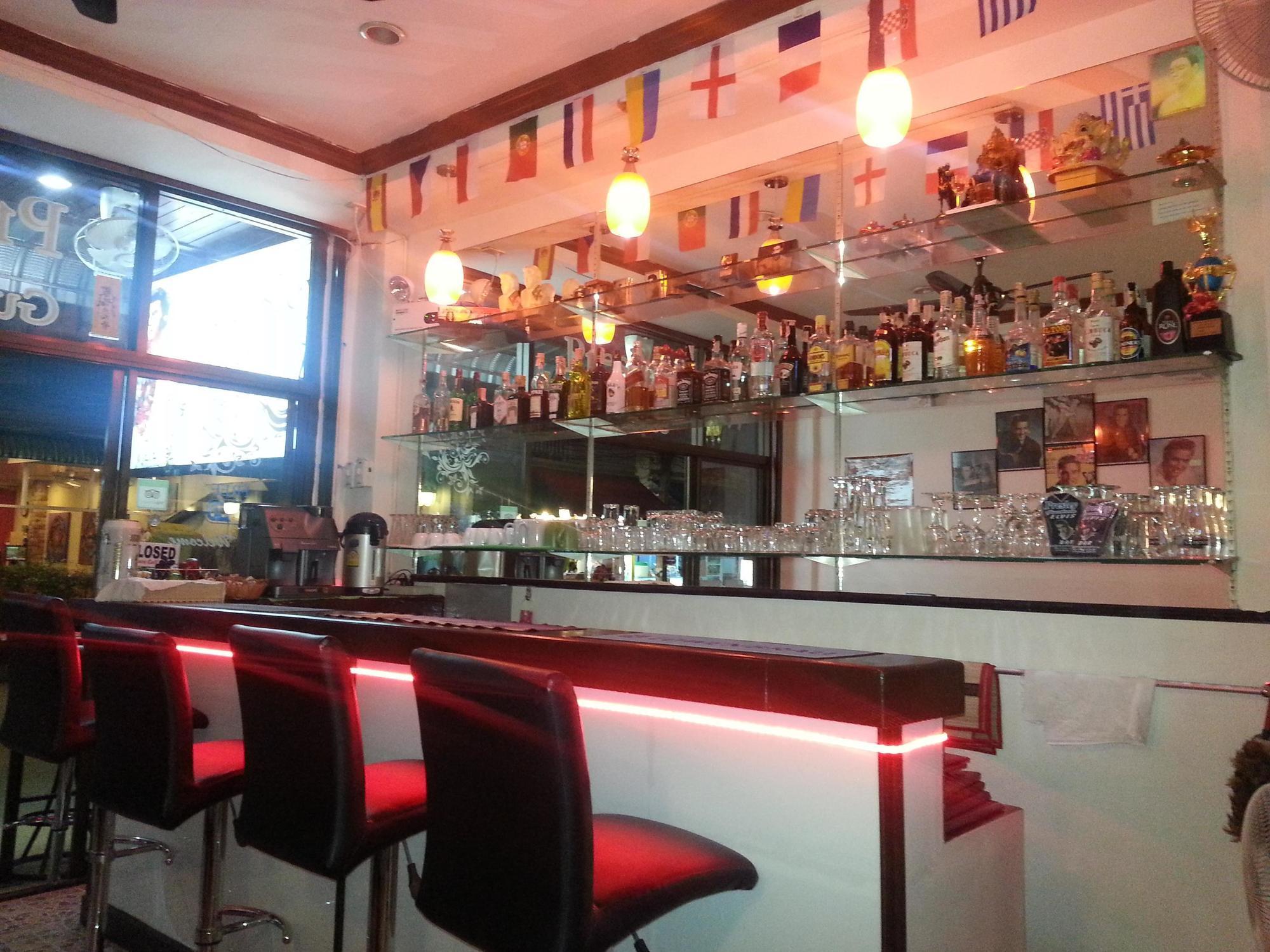 Oyo 739 Presley Guesthouse Phuket Patong Buitenkant foto