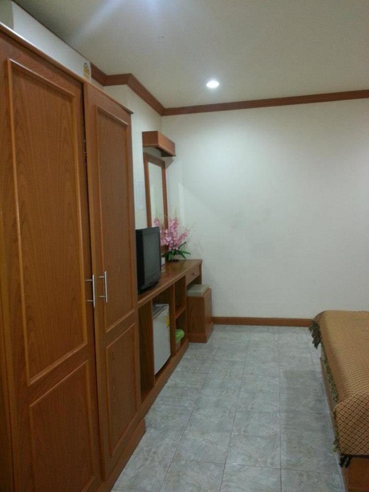 Oyo 739 Presley Guesthouse Phuket Patong Buitenkant foto