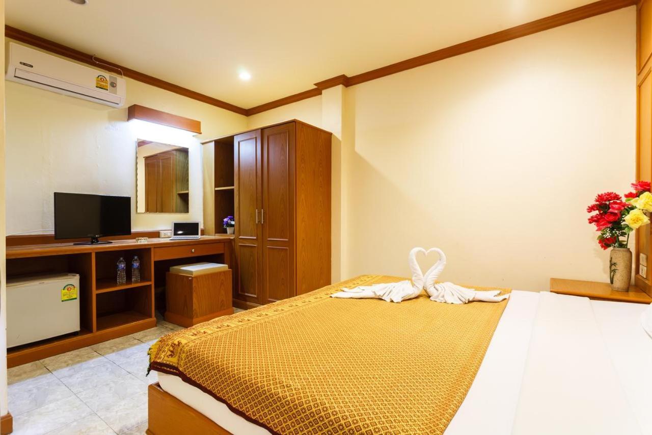 Oyo 739 Presley Guesthouse Phuket Patong Buitenkant foto